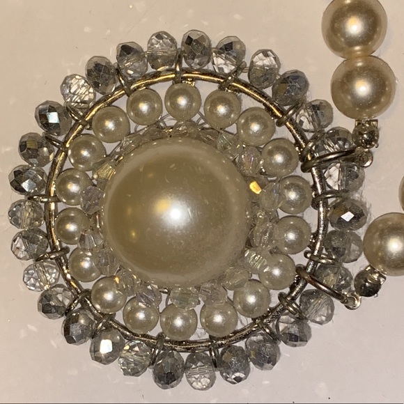 Jewelry - Faux Pearl Statement Necklace